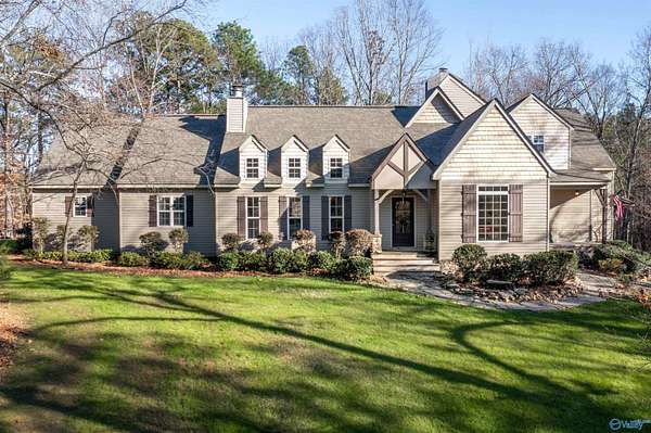 3.78 Acres of Residential Land with Home for Sale in Southside, Alabama