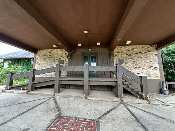 2.68 Acres of Commercial Land for Sale in Dixon, Illinois