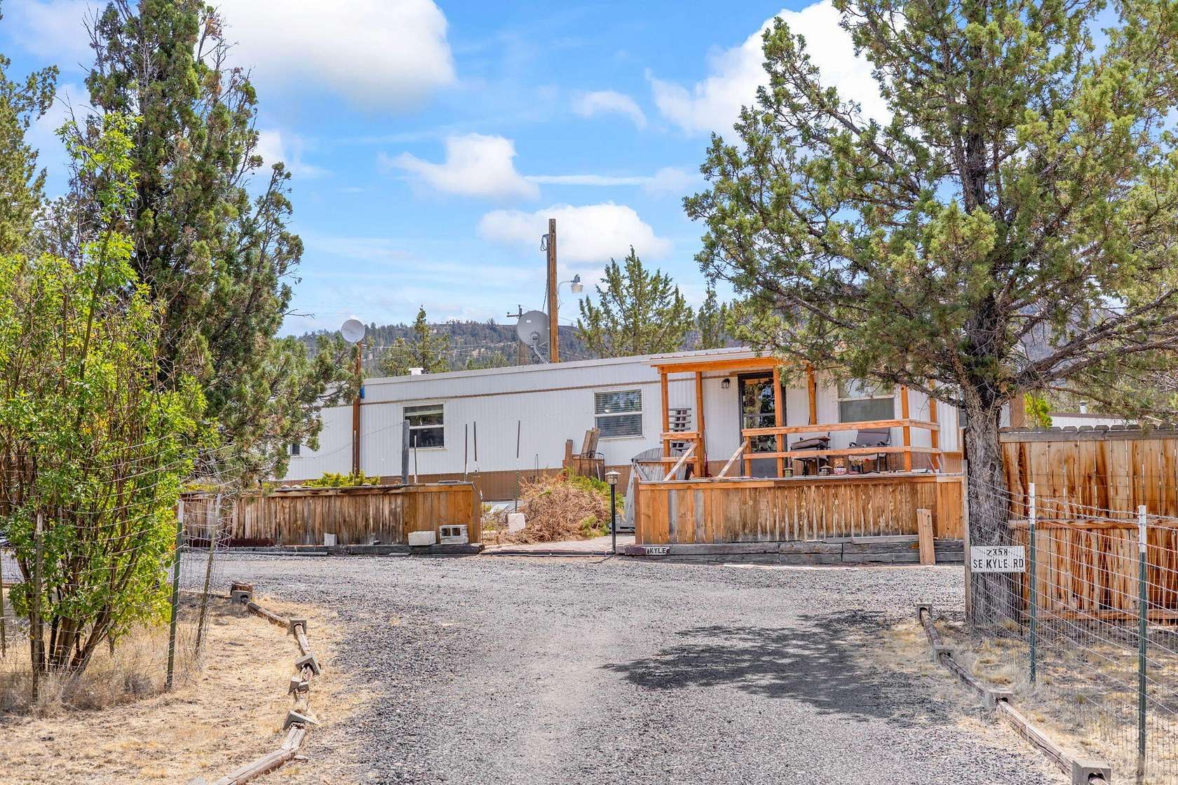 2 Acres of Residential Land with Home for Sale in Prineville, Oregon