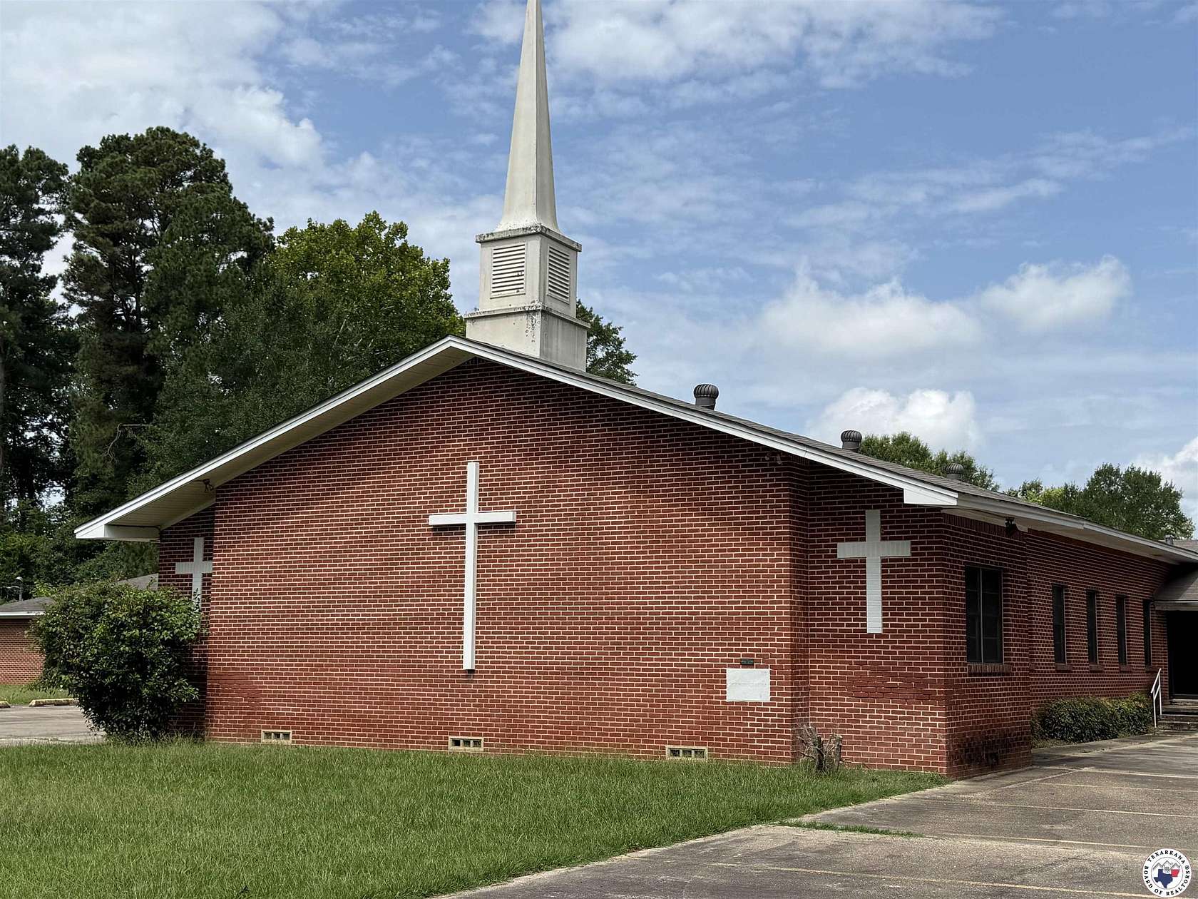 1.75 Acres of Improved Commercial Land for Sale in Hooks, Texas