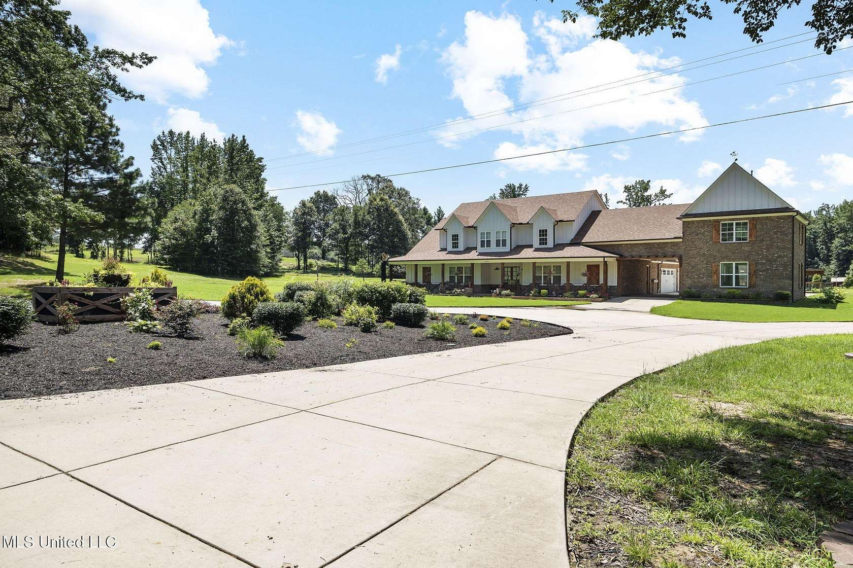 10 Acres of Land with Home for Sale in Byhalia, Mississippi