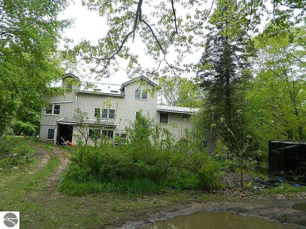 40 Acres of Land with Home for Sale in Remus, Michigan