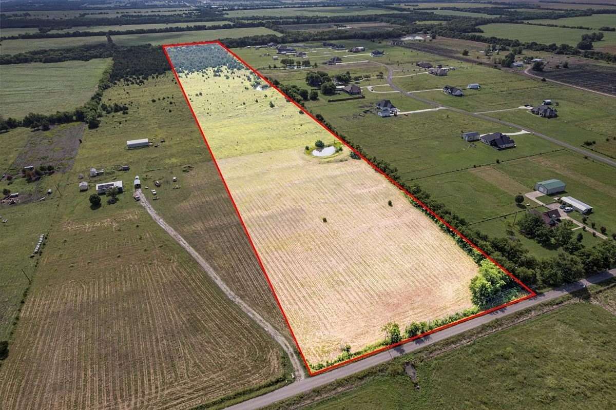 23 Acres of Recreational Land for Sale in Greenville, Texas