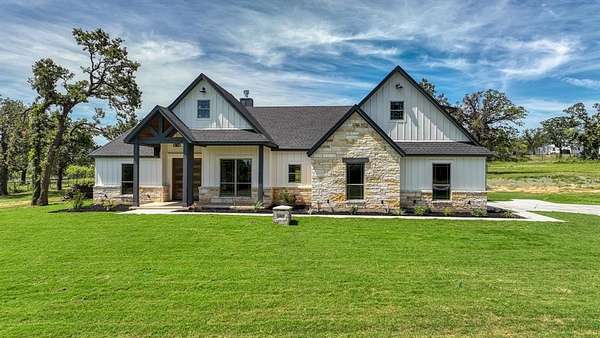 2 Acres of Residential Land with Home for Sale in Weatherford, Texas