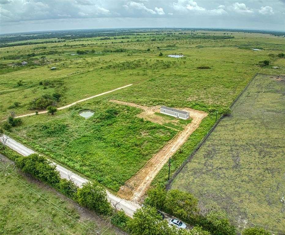 10 Acres of Land with Home for Sale in Barry, Texas