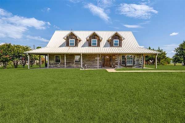 2.34 Acres of Residential Land with Home for Sale in Dodd City, Texas