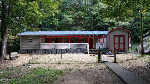 9 Acres of Improved Mixed-Use Land for Sale in Roan Mountain, Tennessee