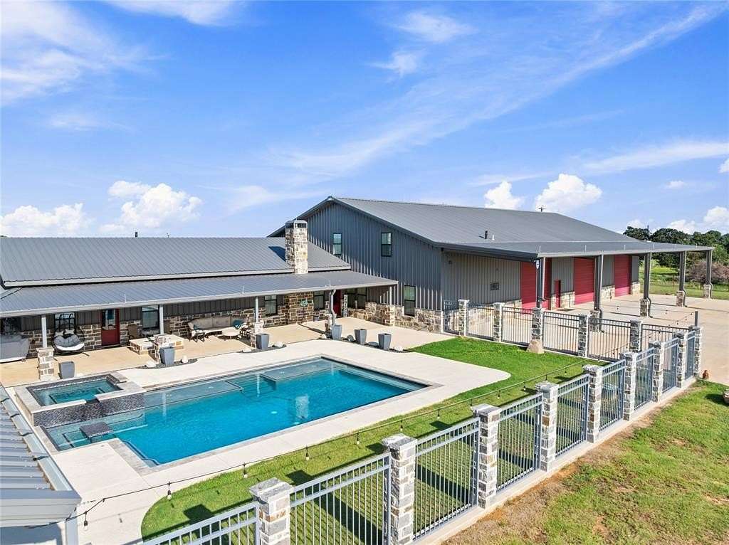 12 Acres of Land with Home for Sale in Boyd, Texas