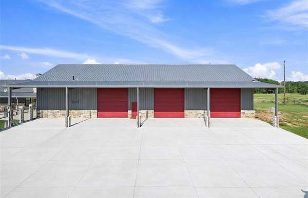 12 Acres of Land with Home for Sale in Boyd, Texas