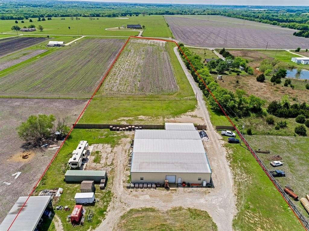 6.13 Acres of Improved Commercial Land for Sale in Farmersville, Texas