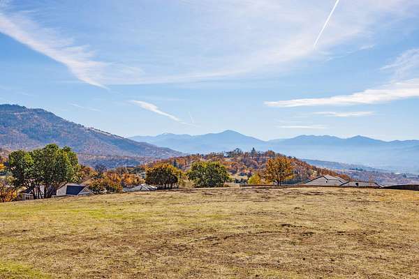 0.65 Acres of Residential Land for Sale in Medford, Oregon