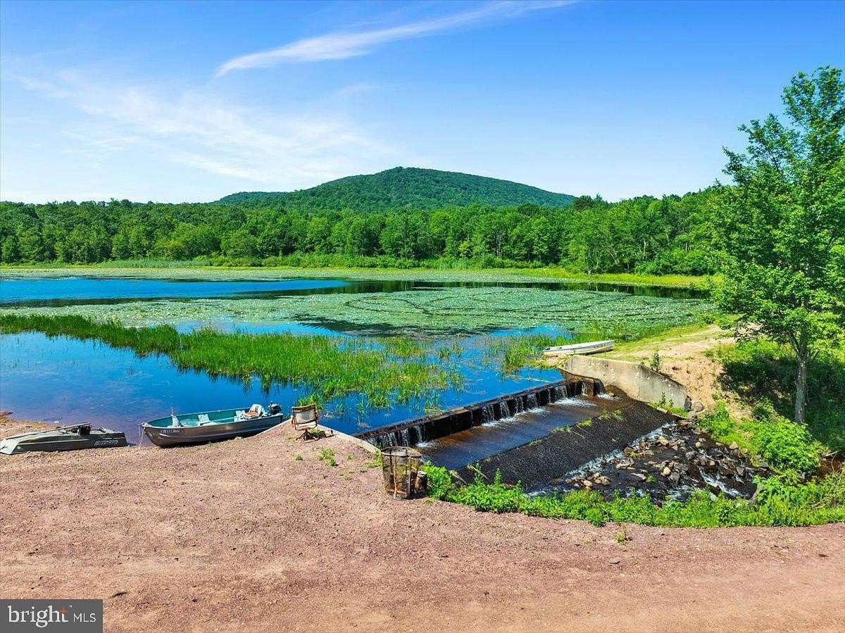 611 Acres of Land with Home for Sale in White Haven, Pennsylvania