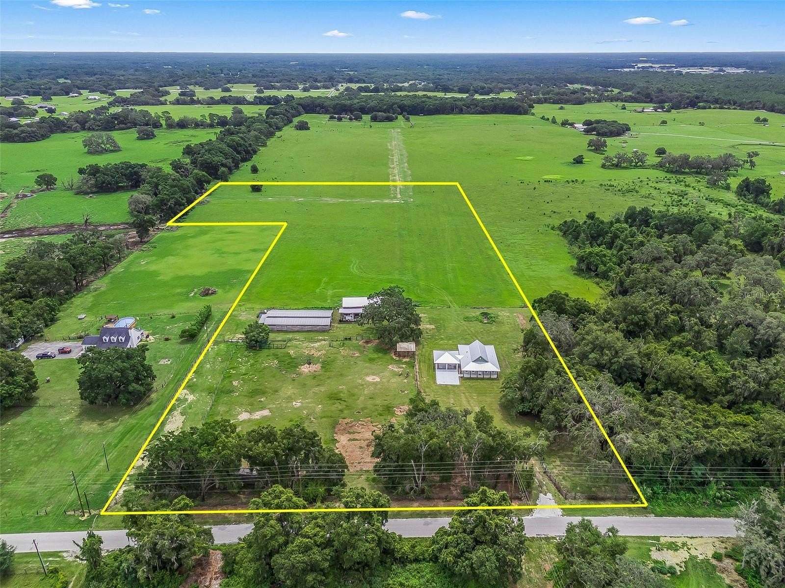 14.5 Acres of Land with Home for Sale in Bushnell, Florida