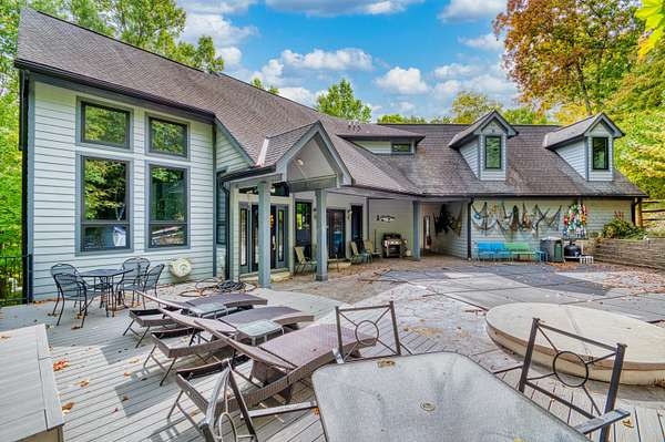 3.55 Acres of Residential Land with Home for Sale in Cold Spring, Kentucky