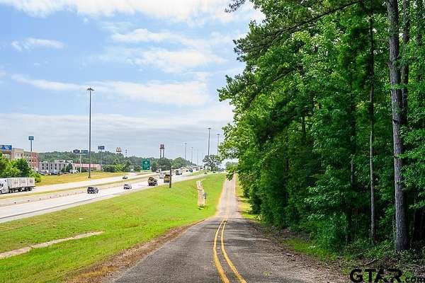 24 Acres of Commercial Land for Sale in Lindale, Texas