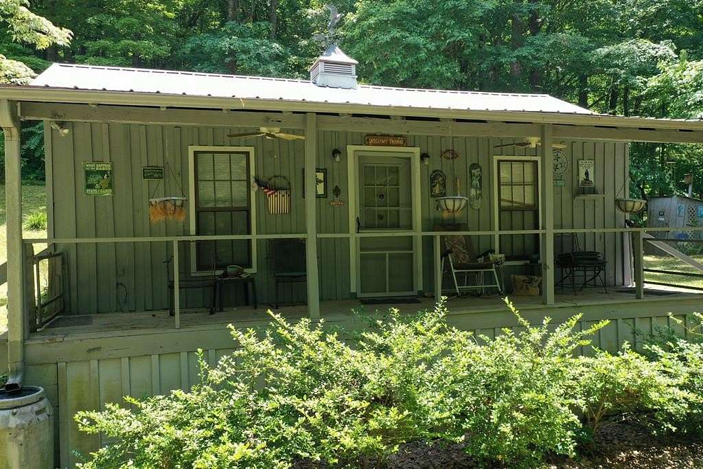 3.46 Acres of Residential Land with Home for Sale in Hilham, Tennessee