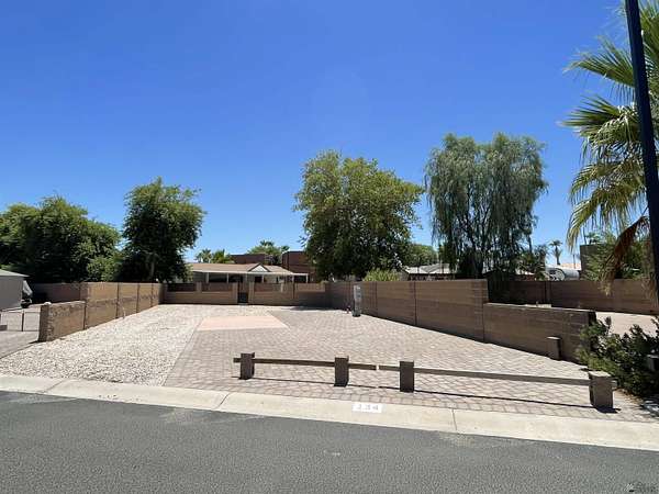 Improved Residential Land for Sale in Yuma, Arizona