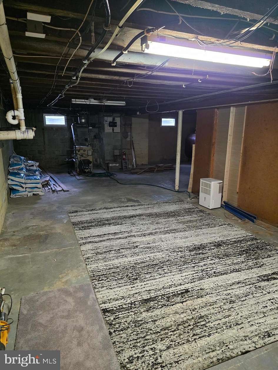 2.87 Acres of Residential Land with Home for Lease in Garnet Valley, Pennsylvania