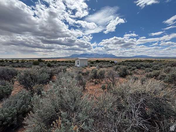14 Acres of Land for Sale in Monticello, Utah