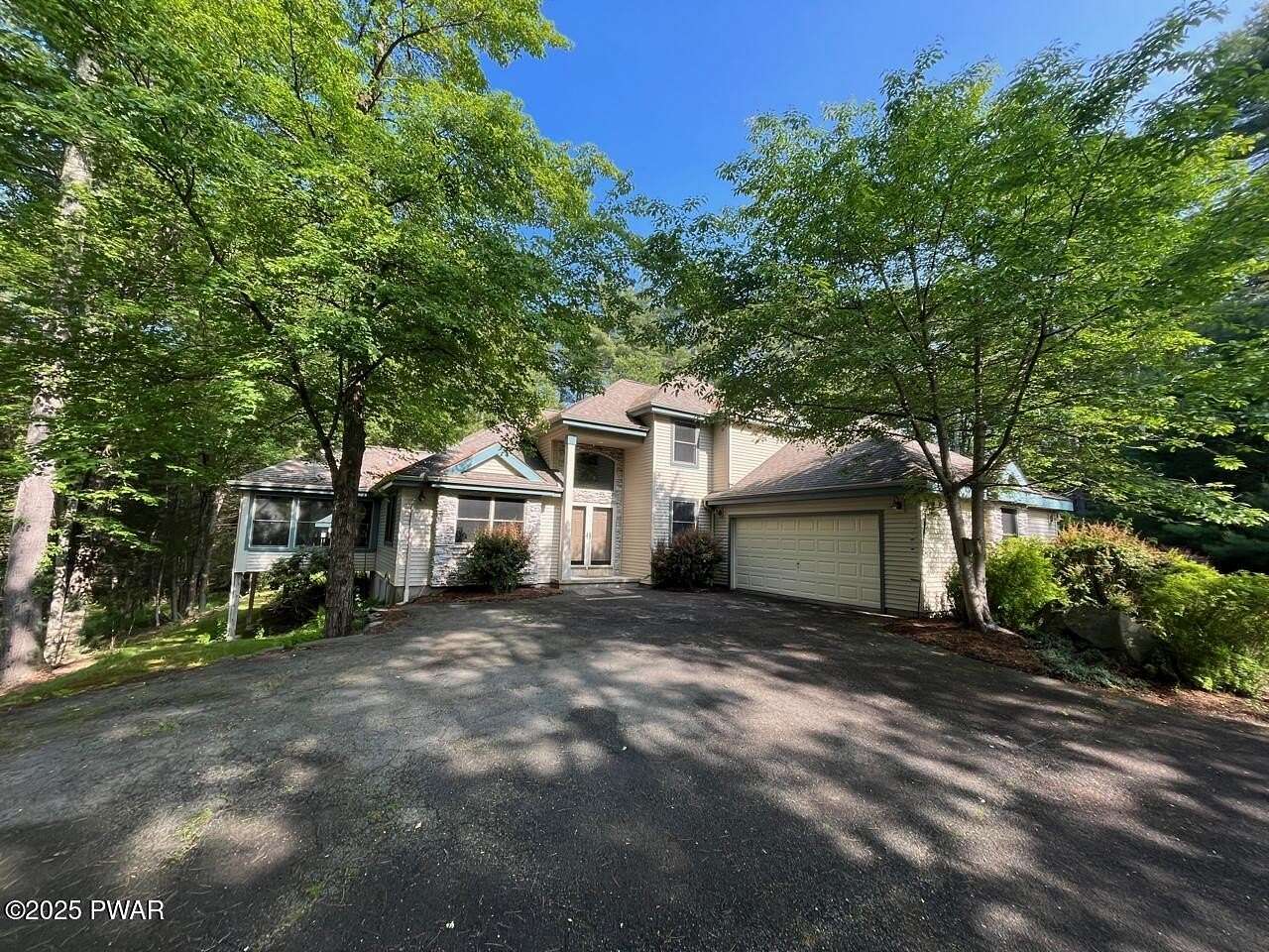 3.2 Acres of Residential Land with Home for Sale in Shohola, Pennsylvania