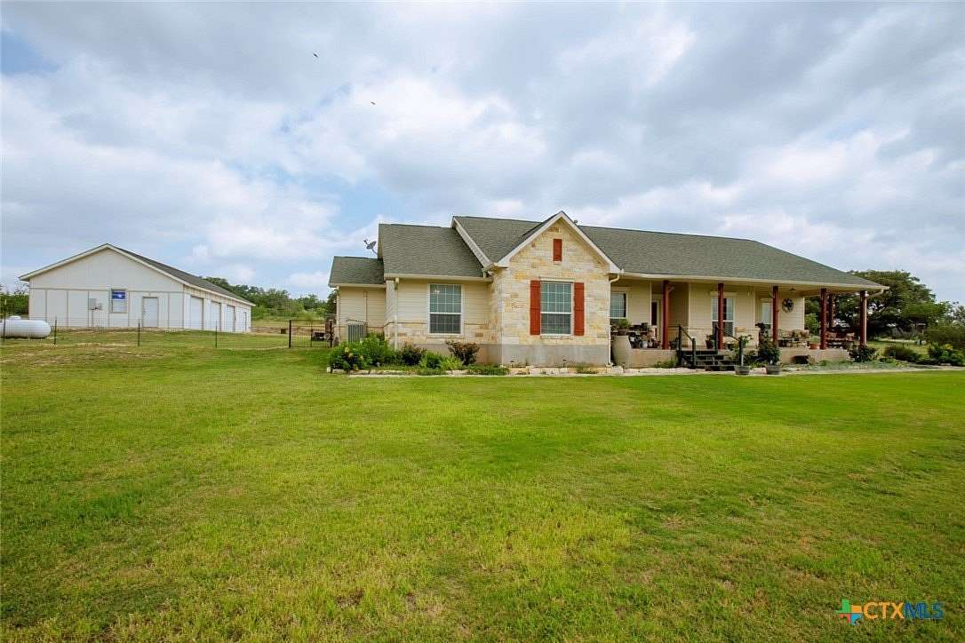 5 Acres of Residential Land with Home for Sale in Center City, Texas