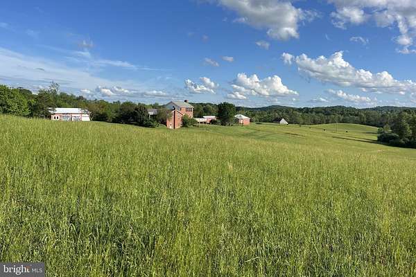 25 Acres of Agricultural Land with Home for Sale in Sperryville, Virginia