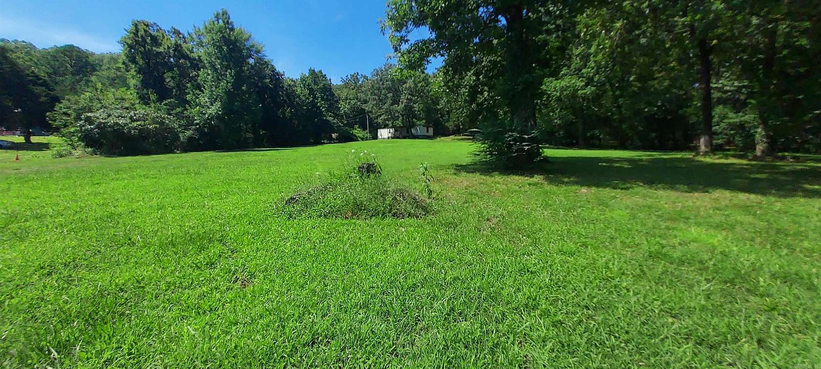 4.84 Acres of Residential Land with Home for Sale in Jacksonville, Arkansas