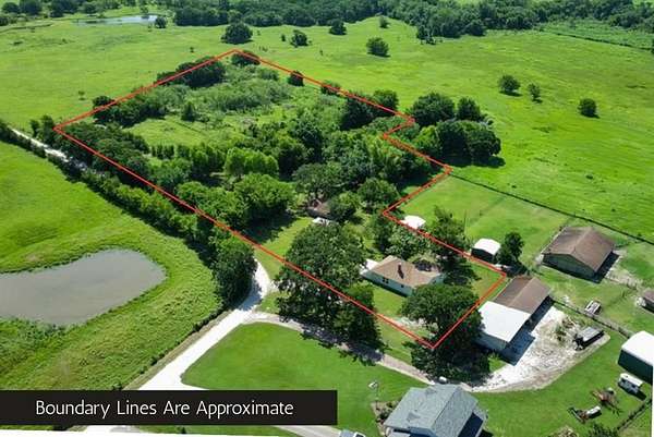 5 Acres of Residential Land with Home for Sale in Corsicana, Texas