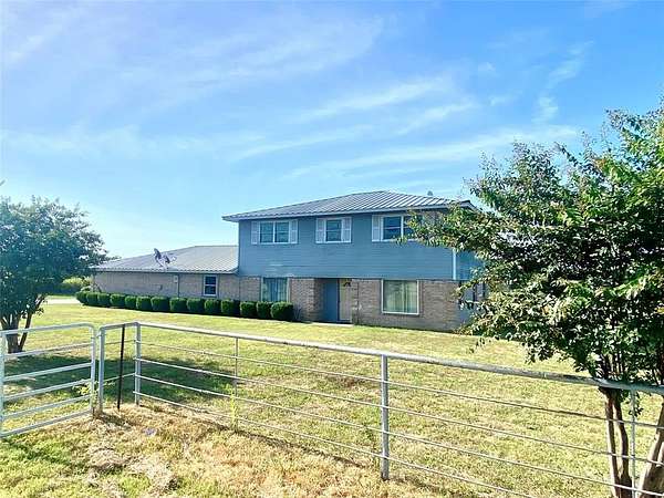 15.5 Acres of Land with Home for Sale in Celeste, Texas