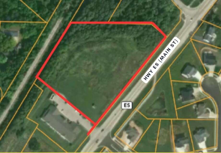 4.5 Acres of Commercial Land for Sale in Mukwonago, Wisconsin