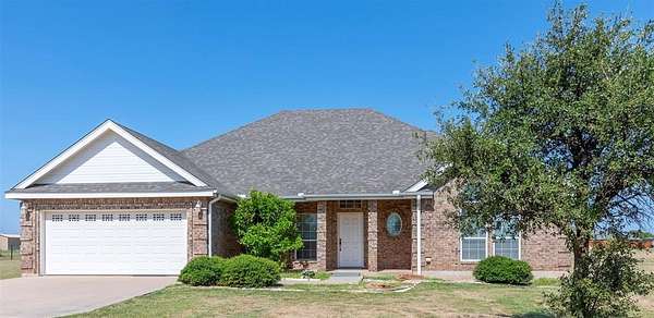 2.5 Acres of Residential Land with Home for Sale in Tuscola, Texas