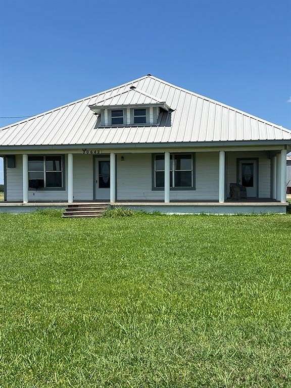 12.5 Acres of Land with Home for Sale in Gordonville, Texas