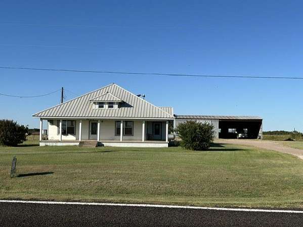 12.5 Acres of Land with Home for Sale in Gordonville, Texas