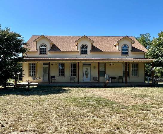 7.65 Acres of Residential Land with Home for Sale in Ardmore, Oklahoma