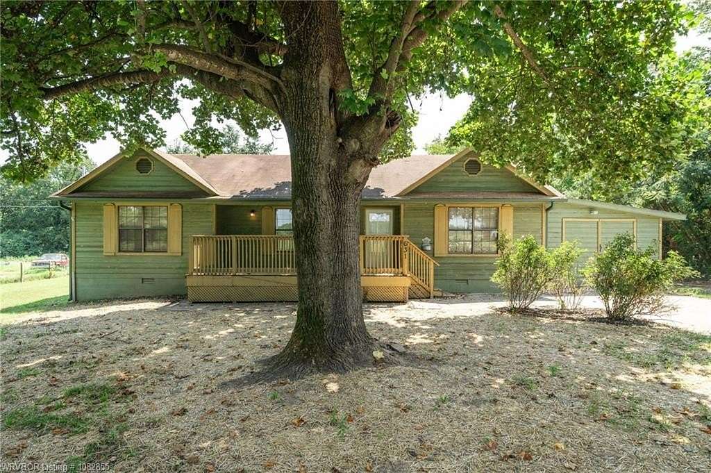 2.66 Acres of Residential Land with Home for Sale in Van Buren, Arkansas