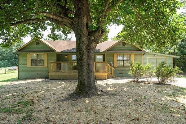 2.66 Acres of Residential Land with Home for Sale in Van Buren, Arkansas