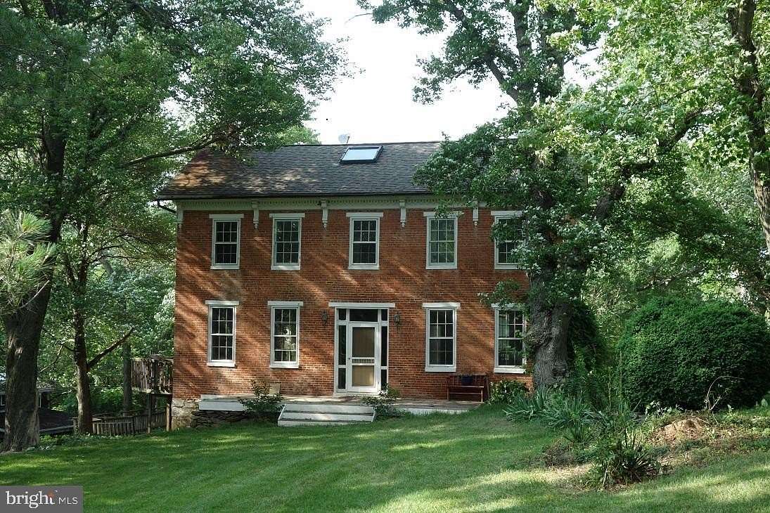 8 Acres of Residential Land with Home for Sale in Ijamsville, Maryland