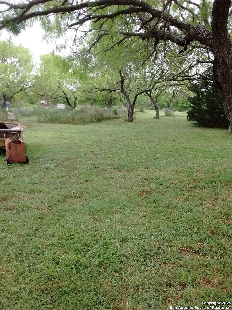 25 Acres of Land for Sale in Devine, Texas