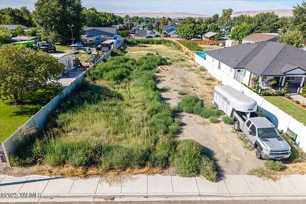 0.41 Acres of Residential Land for Sale in Sunnyside, Washington