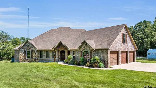 28.9 Acres of Agricultural Land with Home for Sale in Alba, Texas