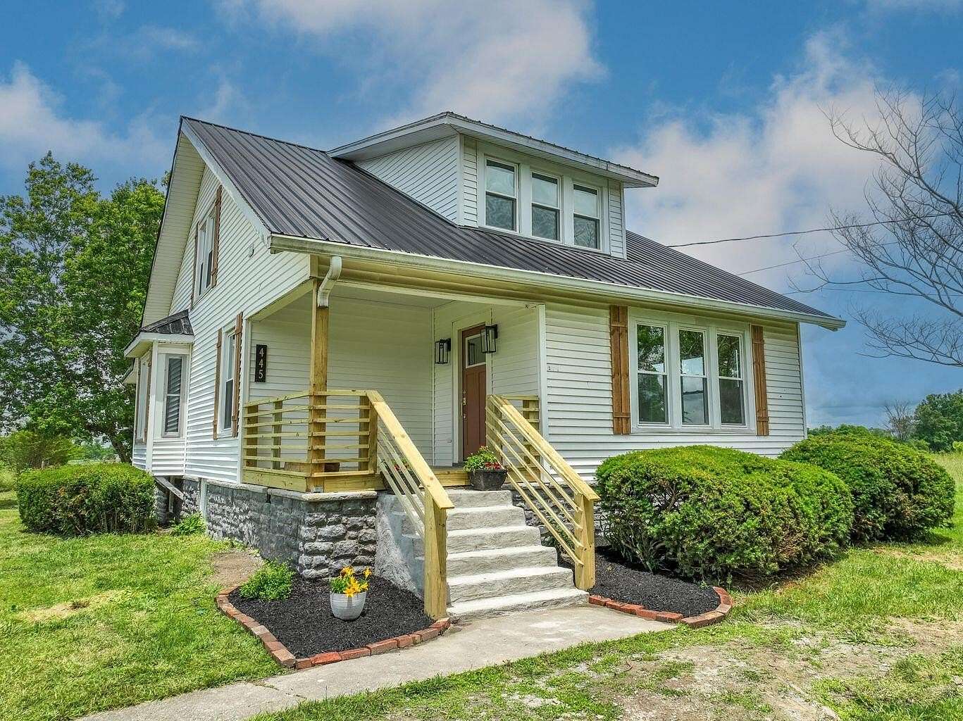 1.6 Acres of Residential Land with Home for Sale in Waco, Kentucky