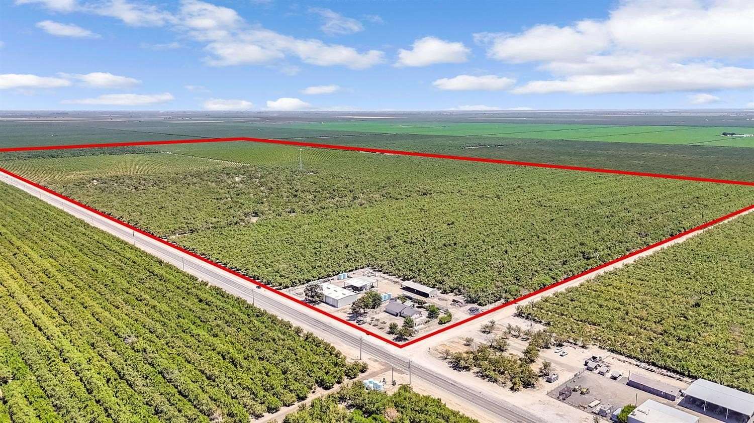 305 Acres of Land for Sale in Madera, California