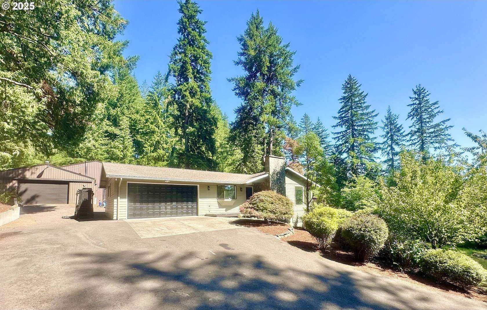 4.55 Acres of Residential Land with Home for Sale in Estacada, Oregon