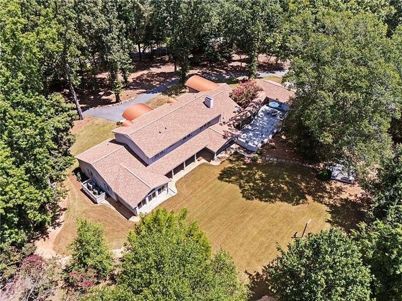 6 Acres of Residential Land with Home for Sale in Bogart, Georgia