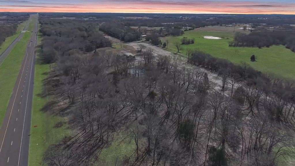 2 Acres of Mixed-Use Land for Sale in Mabank, Texas