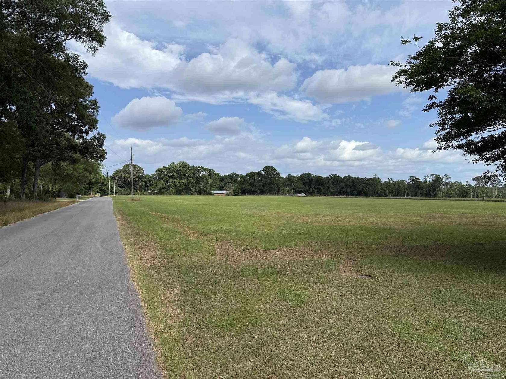 1 Acre of Residential Land for Sale in Jay, Florida