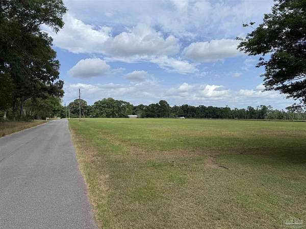 1 Acre of Residential Land for Sale in Jay, Florida