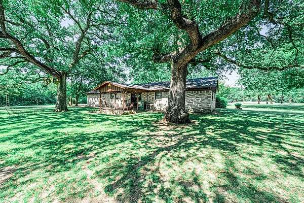 178 Acres of Agricultural Land with Home for Sale in Lone Oak, Texas