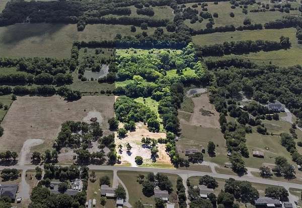 11 Acres of Land for Sale in Whitewright, Texas