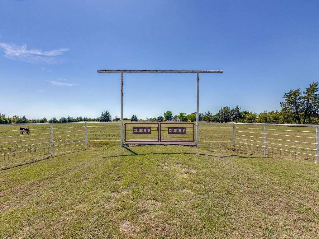 2.82 Acres of Land for Sale in Valley View, Texas